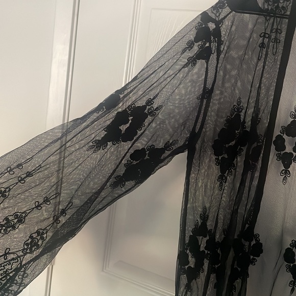 BLACK LACE CARDIGAN - Picture 3 of 3
